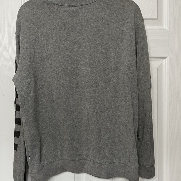 Vans gray crew neck.
Size: XS - Picture 2 of 3